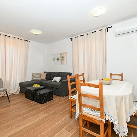 Downtown Apartments Maar Trogir Exterior photo